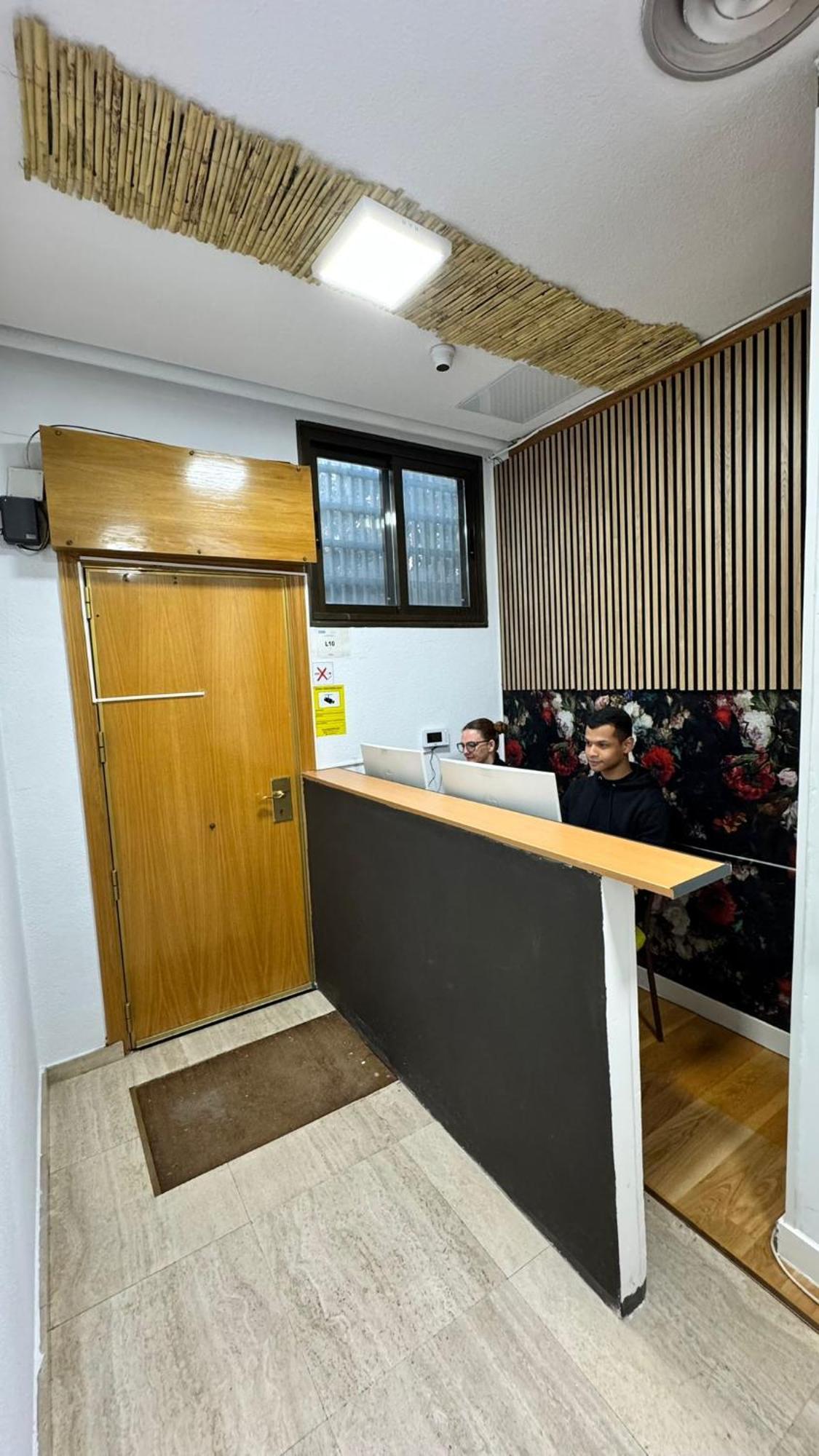 Hostel Puerta Del Angel Madrid Exterior photo